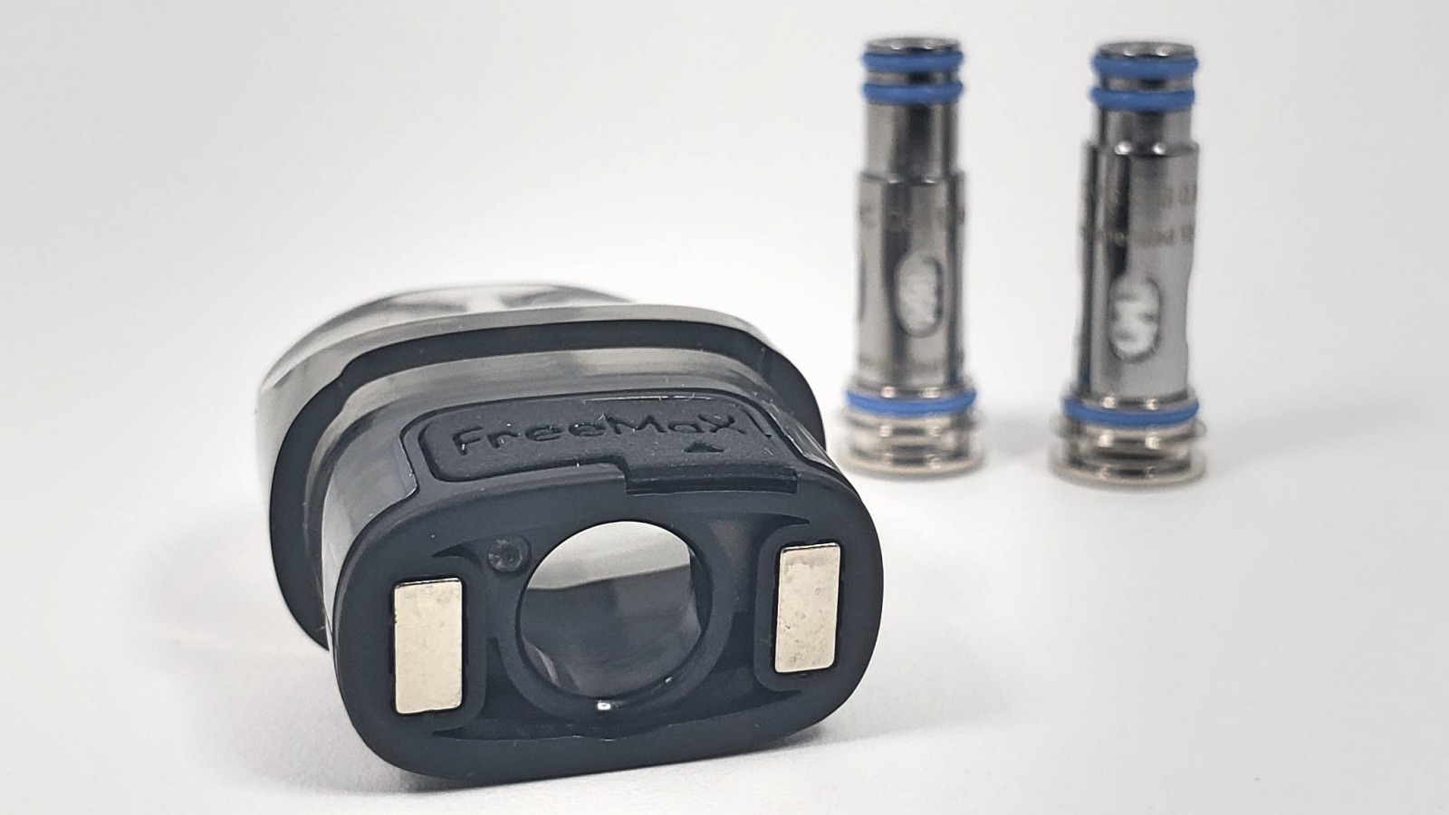 Coil inserted in the Freemax Onnix 2 pod