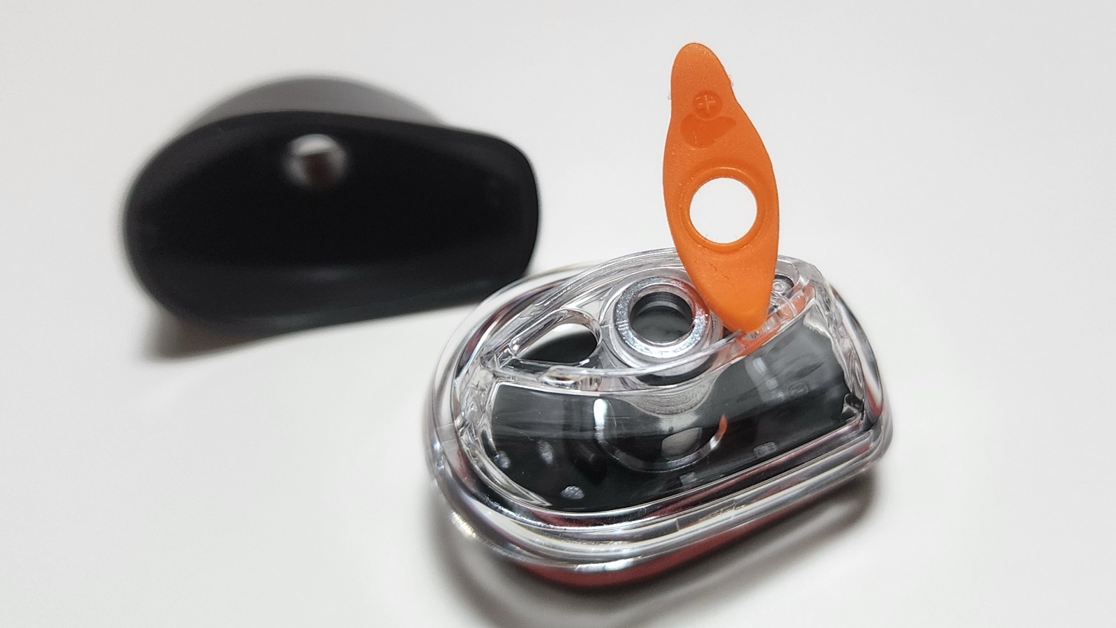GeekVape N cartridge fill port with silicone stopper